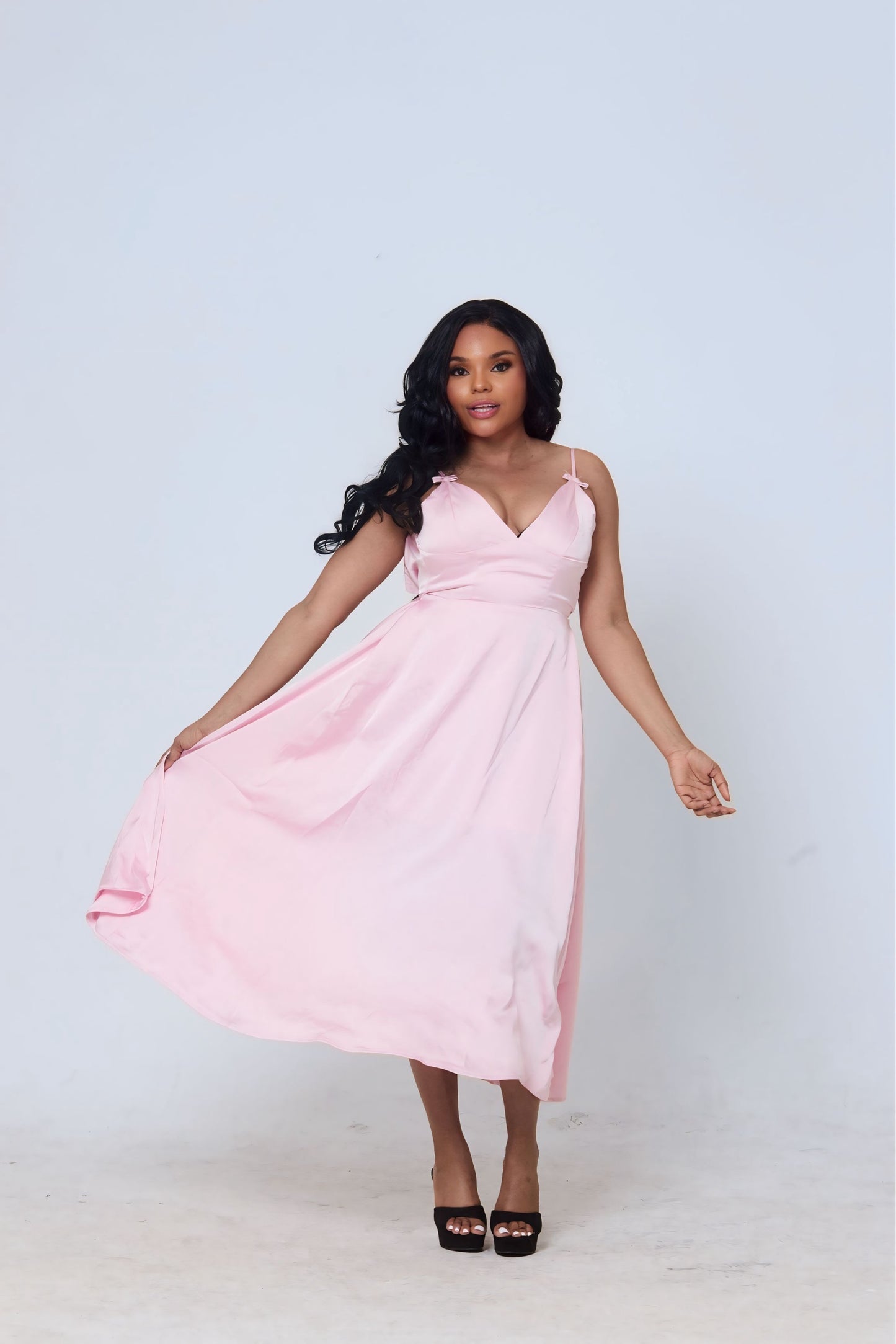 Luyando V-Neck Midi Dress – Soft Pink Elegance